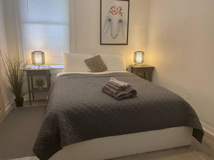 Chic Bungalow Apartment Steps From Armature Works & Downtown Riverwalk Tampa Exterior photo